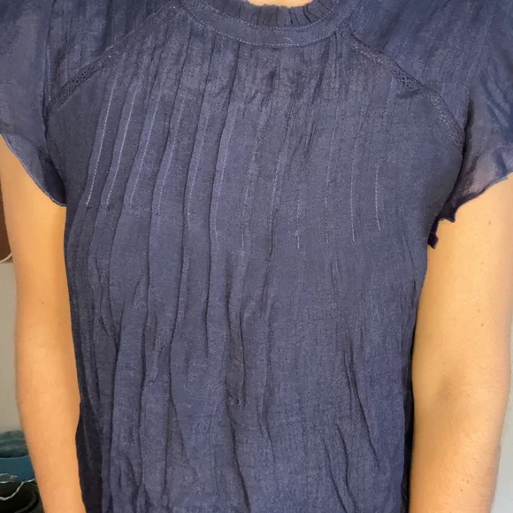 Sheer ruffle sleeved top - Picture 3 of 4